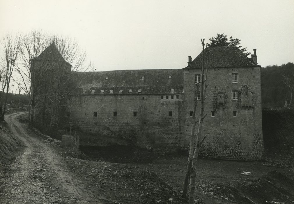 Château de Murat-la-Rabbe : Façade nord, vue générale