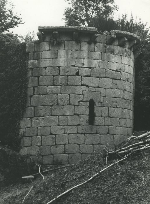 Château de Murat-la-Rabbe : Chapelle, chevet, vue générale