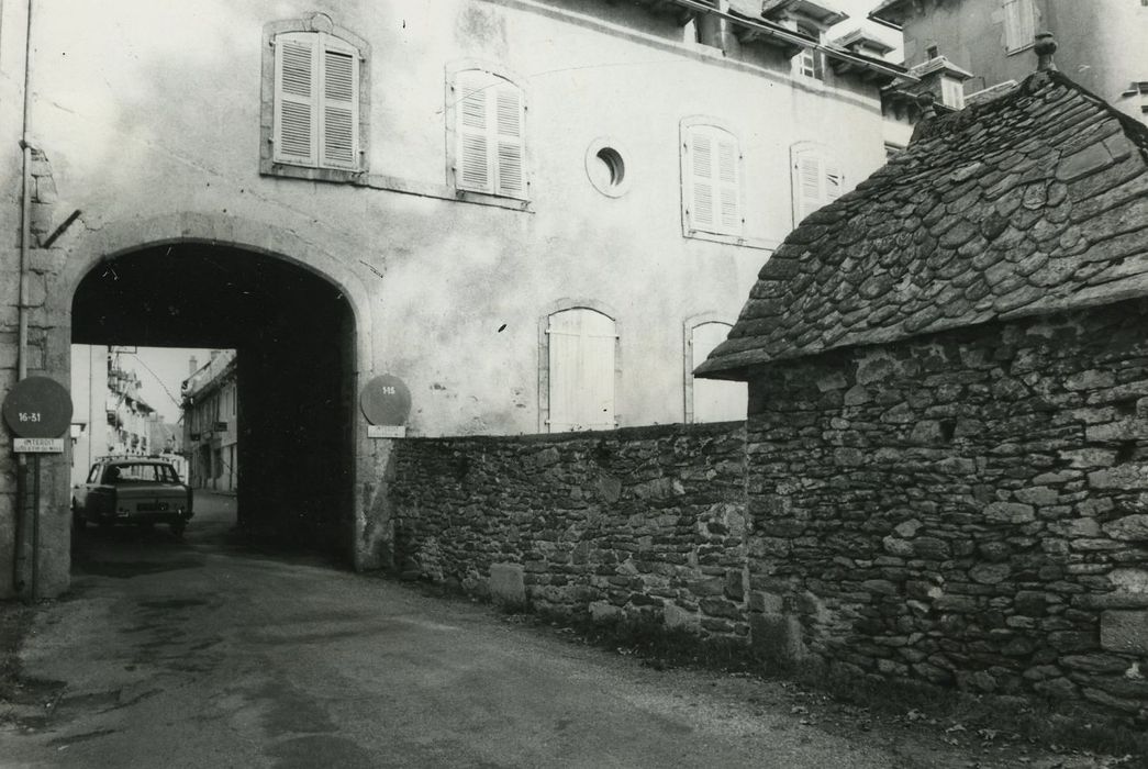 Anciennes portes : Porte Sud, élévation sud, vue partielle