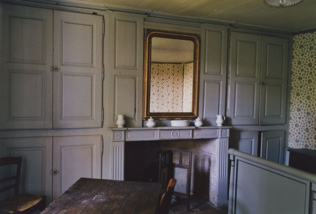 Domaine de Dilhac : Maison de maître, 1er étage, chambre, lambris de revêtement