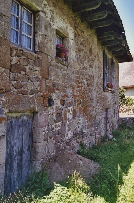 Domaine de Dilhac : Maison du fermier, façade sud, vue partielle