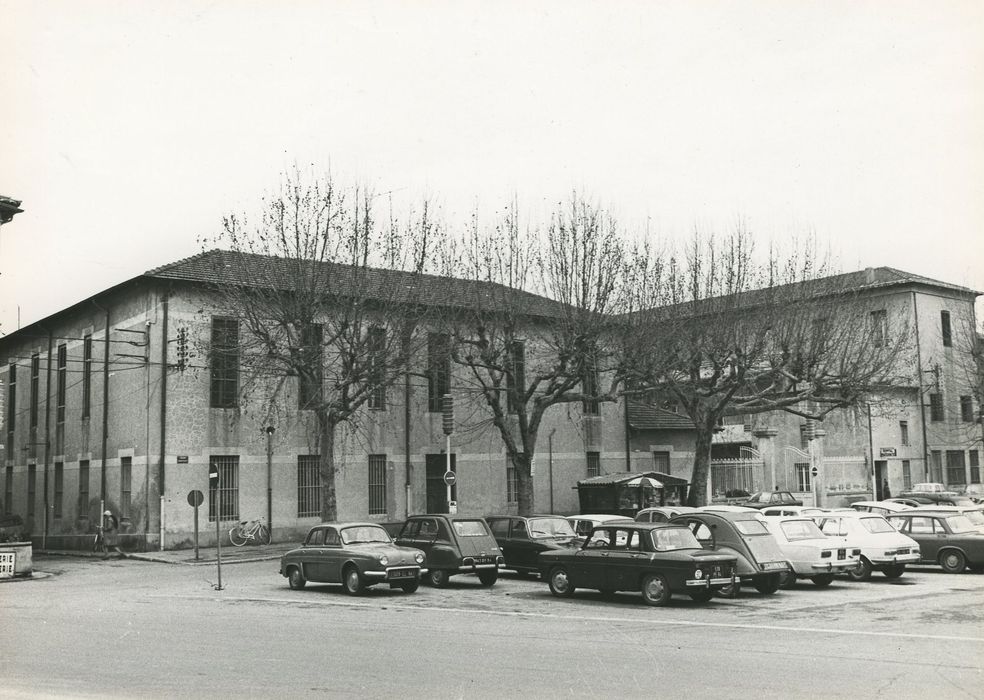 Centre hospitalier : Vue générale des bâtiments