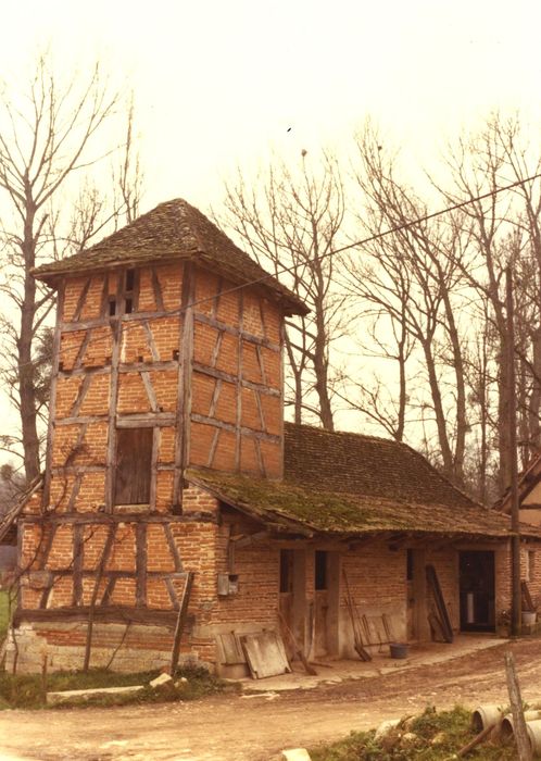 Ferme-manoir : Bâtiment de ferme sud, ensemble nord-est, vue générale