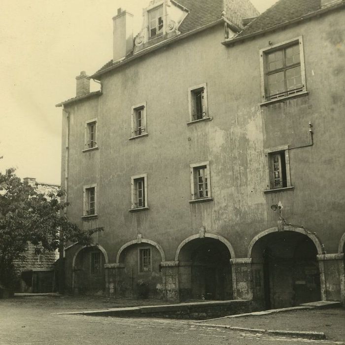 Couvent des Ursulines (ancien) : Façade sur cour, vue partielle