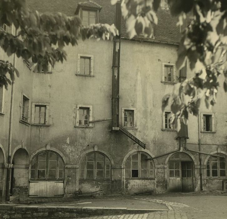 Couvent des Ursulines (ancien) : Façade sur cour, vue partielle