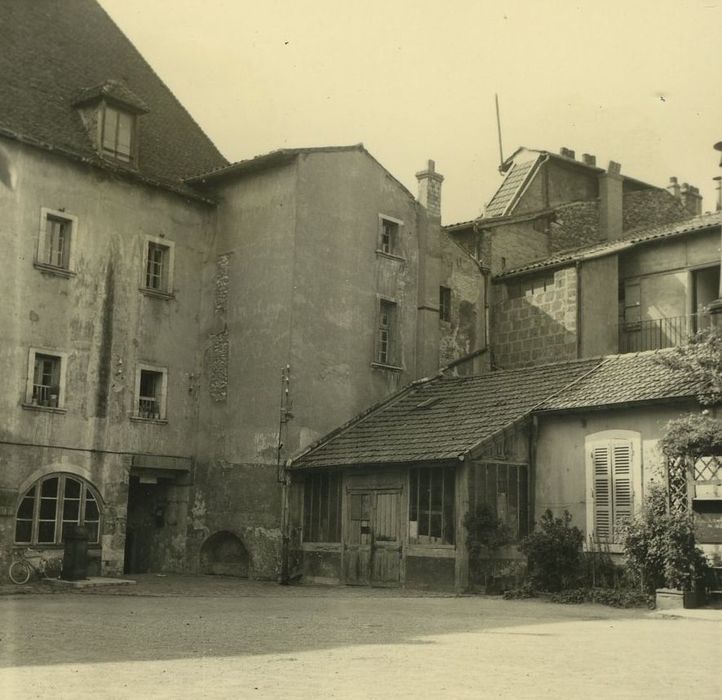 Couvent des Ursulines (ancien) : Façade sur cour, vue partielle