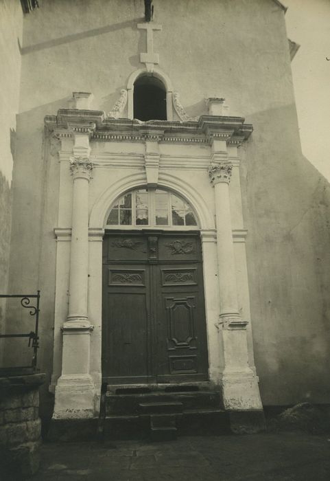 Couvent des Ursulines (ancien) : Chapelle, vue générale du portail