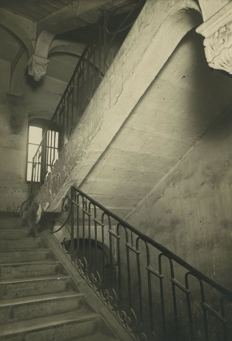 Couvent des Ursulines (ancien) : Escalier, vue partielle