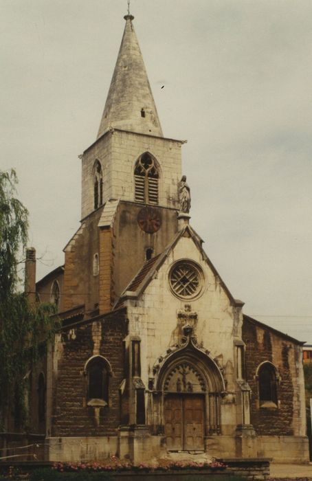 Ancienne église Saint-Clément : Façade est, vue générale