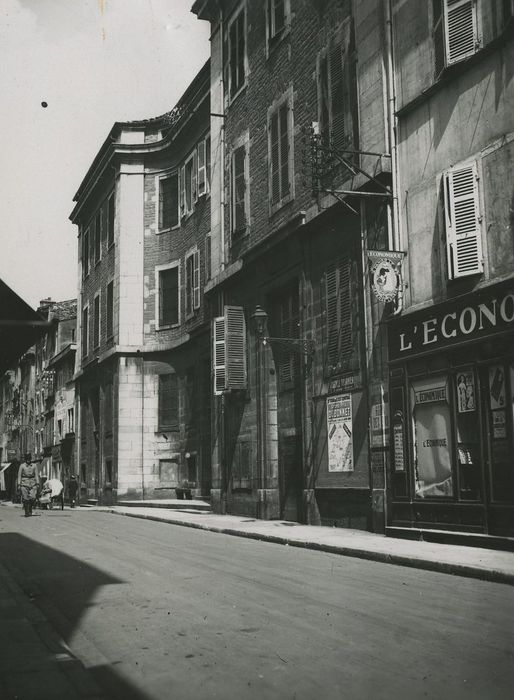 Hospice de la Charité : Façade sur rue, vue partielle