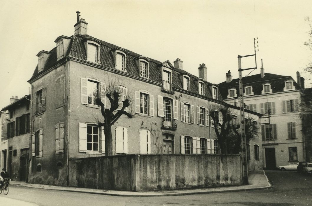 Hôtel Vantey : Façades nord et ouest, vue générale