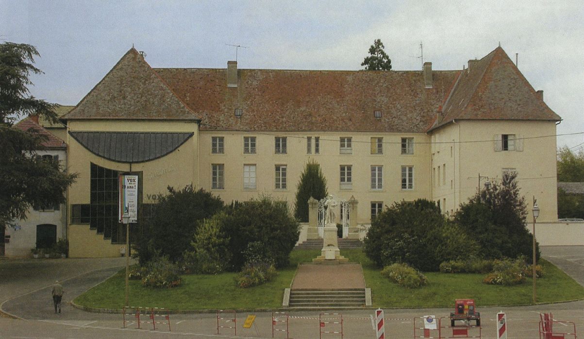 Ancien couvent des Ursulines : Façade sud, vue générale