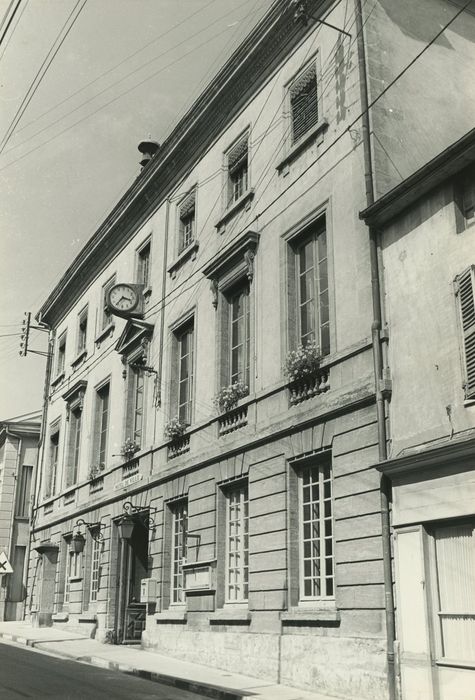 Hôtel de ville : Façade sur rue, vue générale