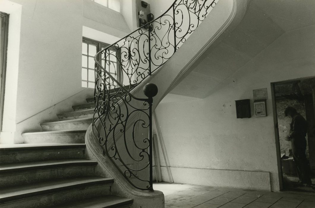 Hôtel de ville : Escalier d’honneur, vue partielle