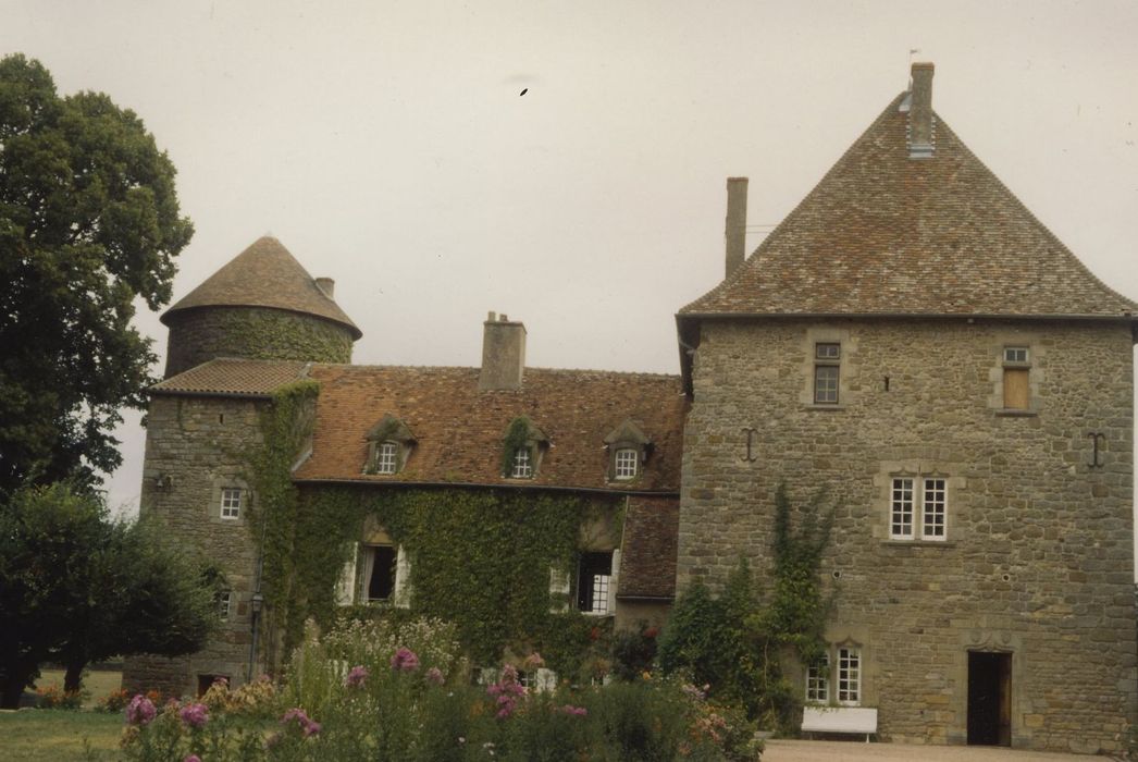 Château de Marcilly : Façade ouest, vue générale