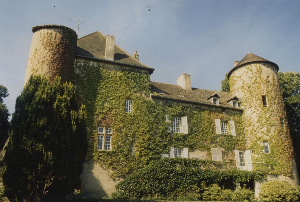 Château de Marcilly : Façade nord-est, vue générale