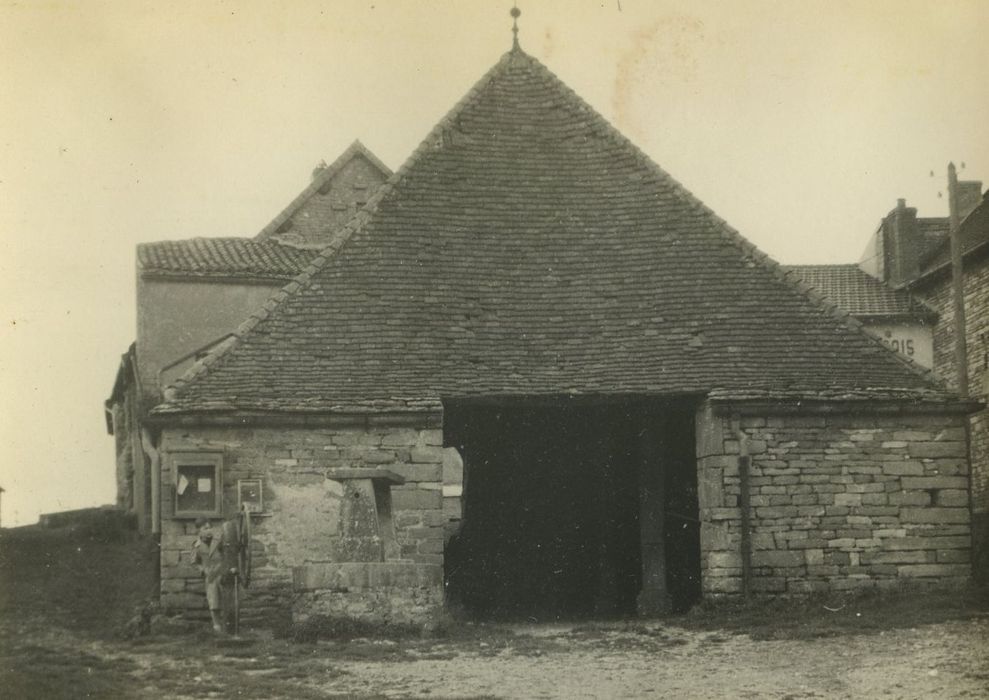 Halles de Brancion : Façade est, vue générale