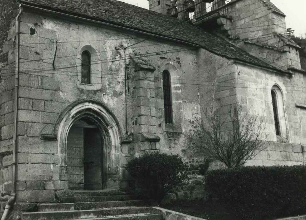 Eglise Saint-Sébastien : Façade latérale sud, vue partielle