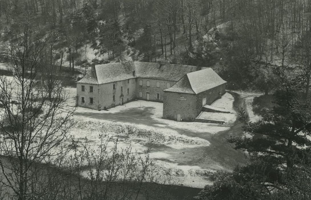 Château de Longevialle : Ensemble nord-est, vue générale