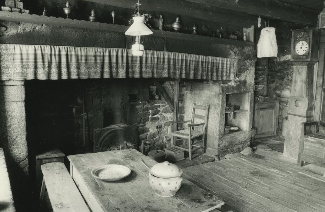 Ferme Allègre dite Maison du Paysan : Salle commune, vue partielle