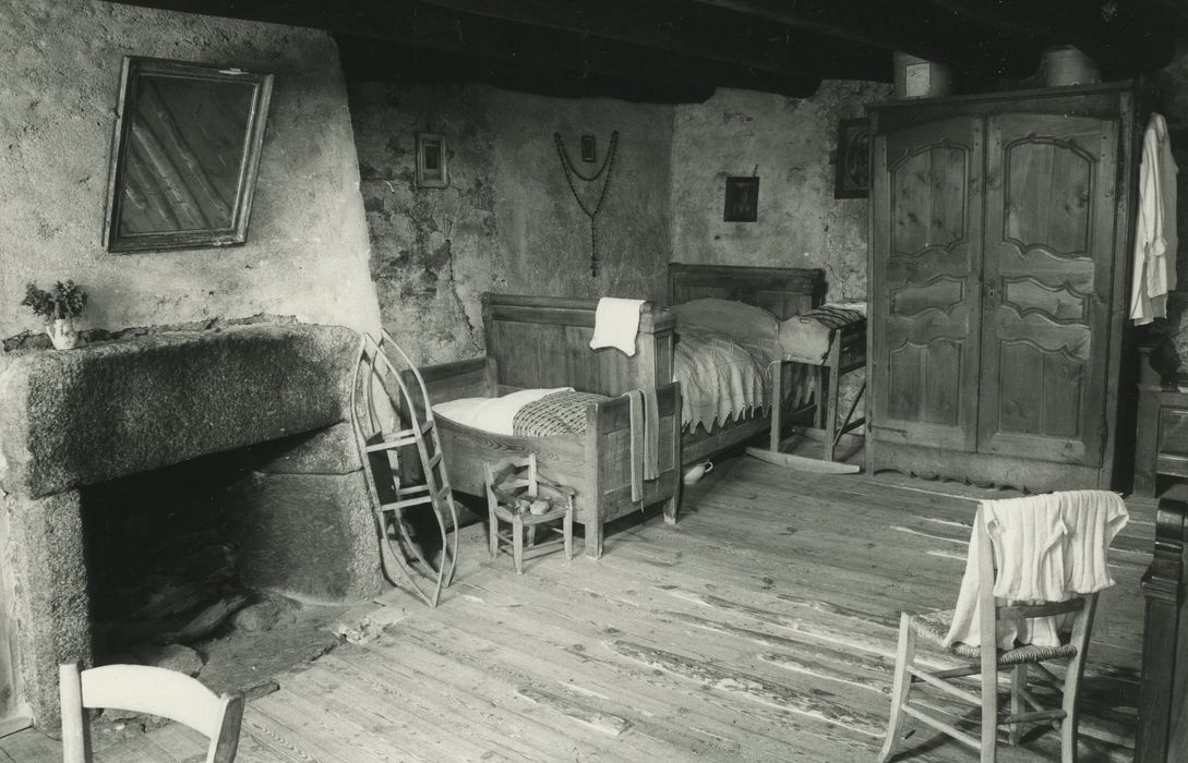 Ferme Allègre dite Maison du Paysan : Chambre commune, vue partielle