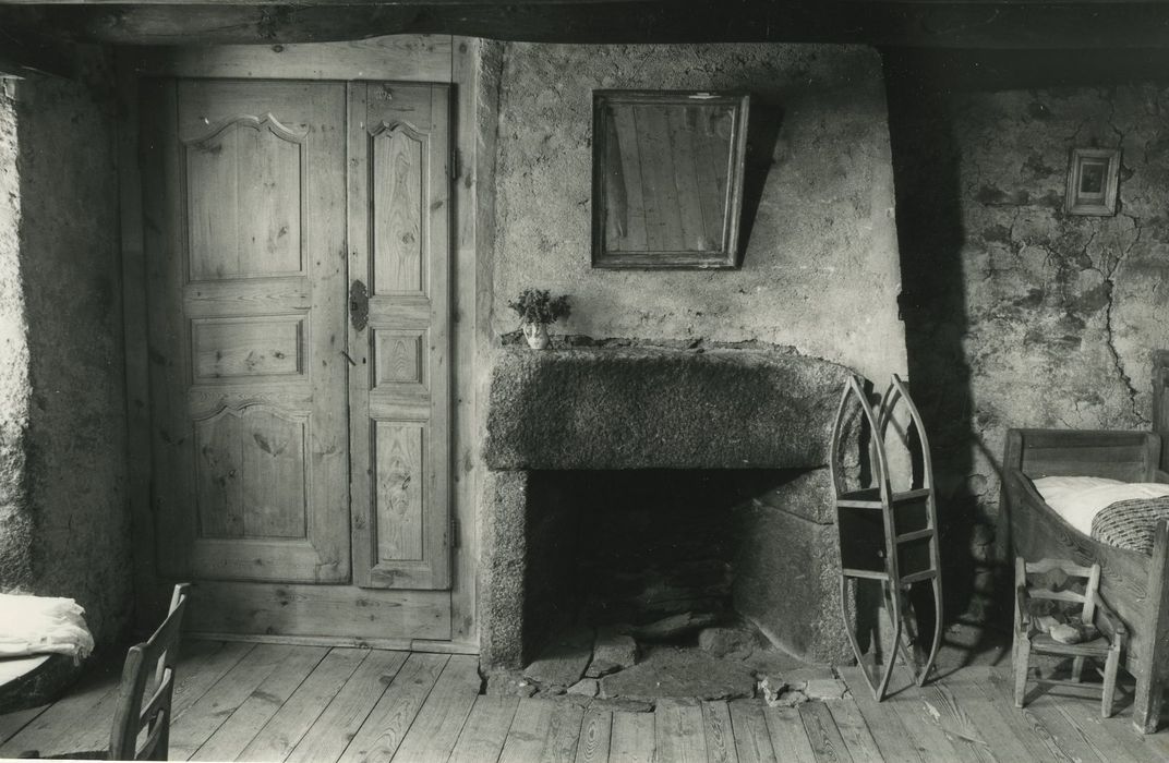 Ferme Allègre dite Maison du Paysan : Chambre commune, vue partielle