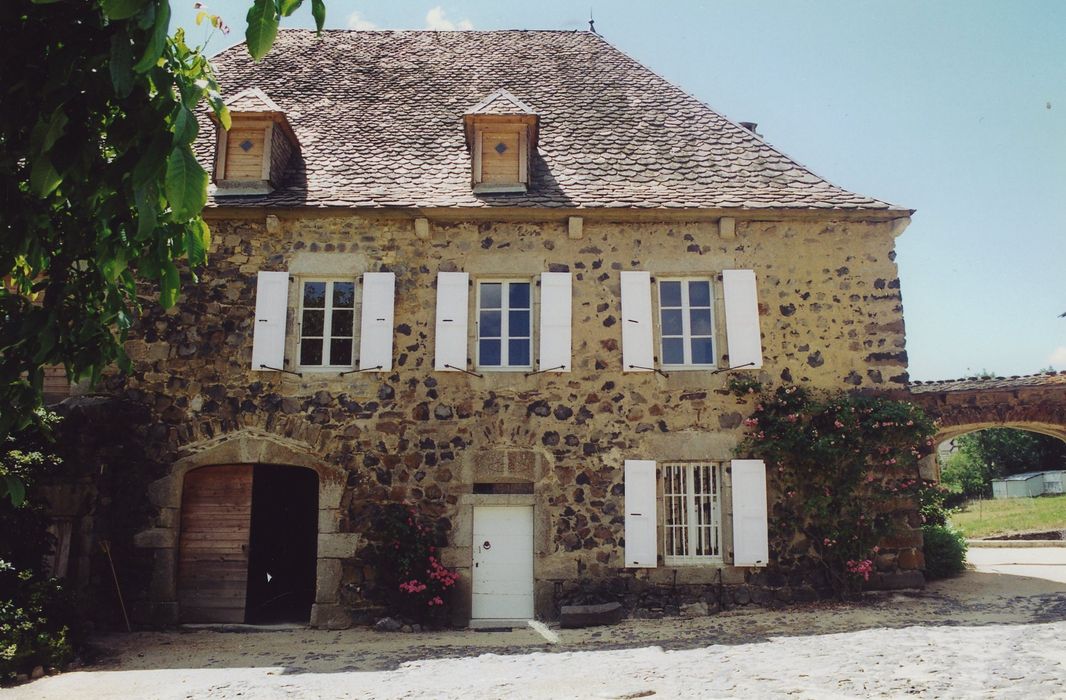 Ferme Torrette dite la Vieille Maison : Logis du fermier, façade est sur cour, vue générale