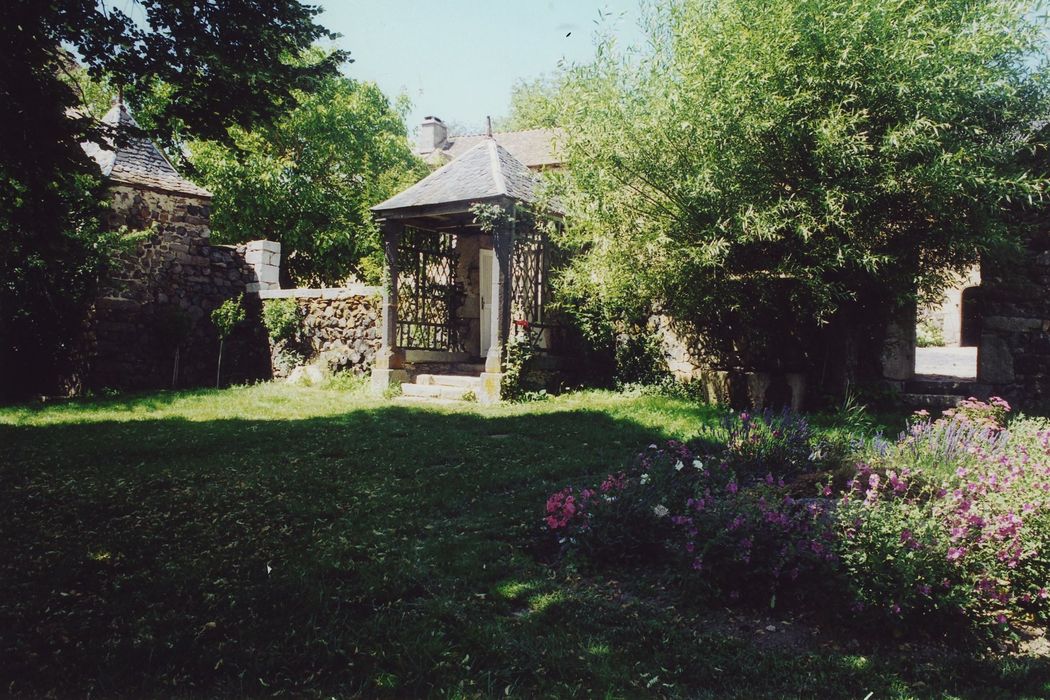 Ferme Torrette dite la Vieille Maison : Jardin sud, vue partielle