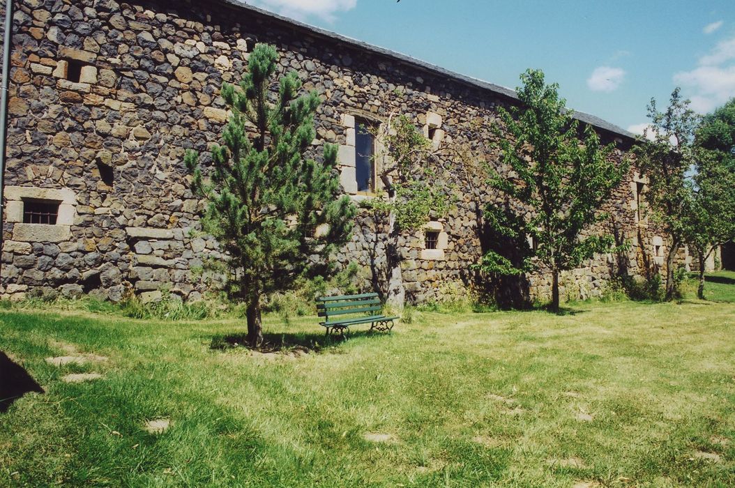 Ferme Torrette dite la Vieille Maison : Grange-étable, façade sud, vue générale