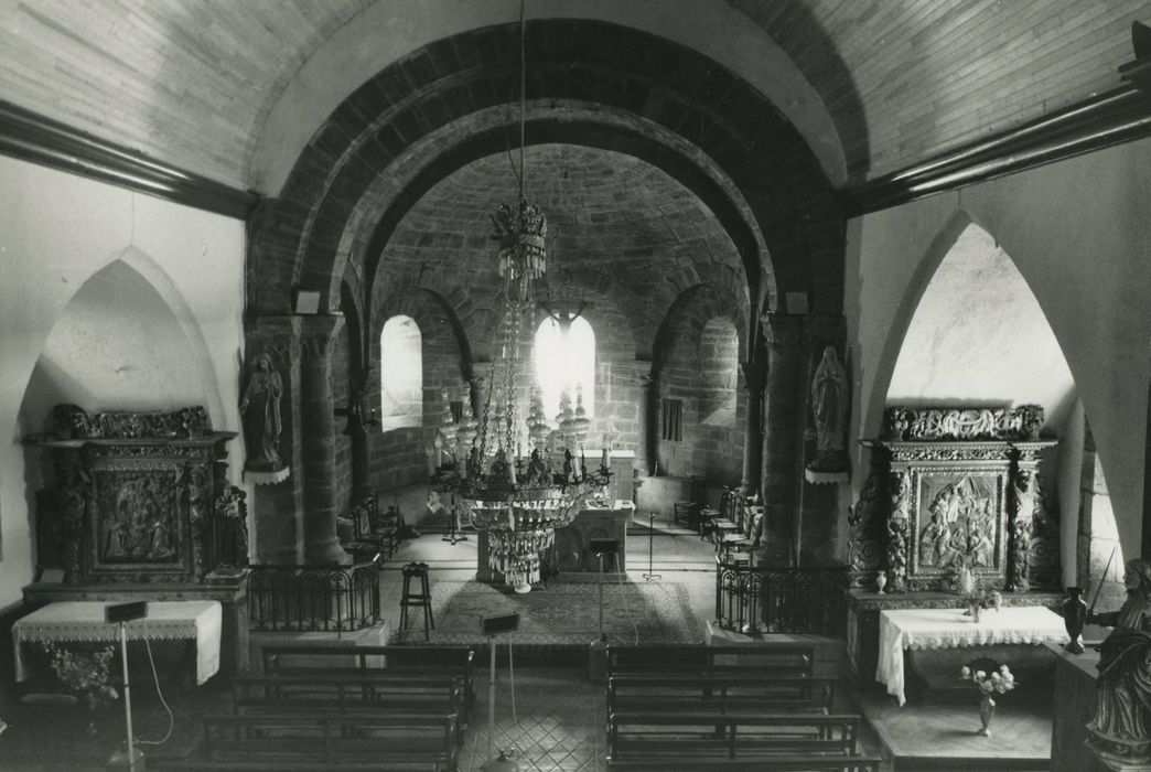 Eglise Sainte-Croix et Saint-Pierre : Choeur, vue générale