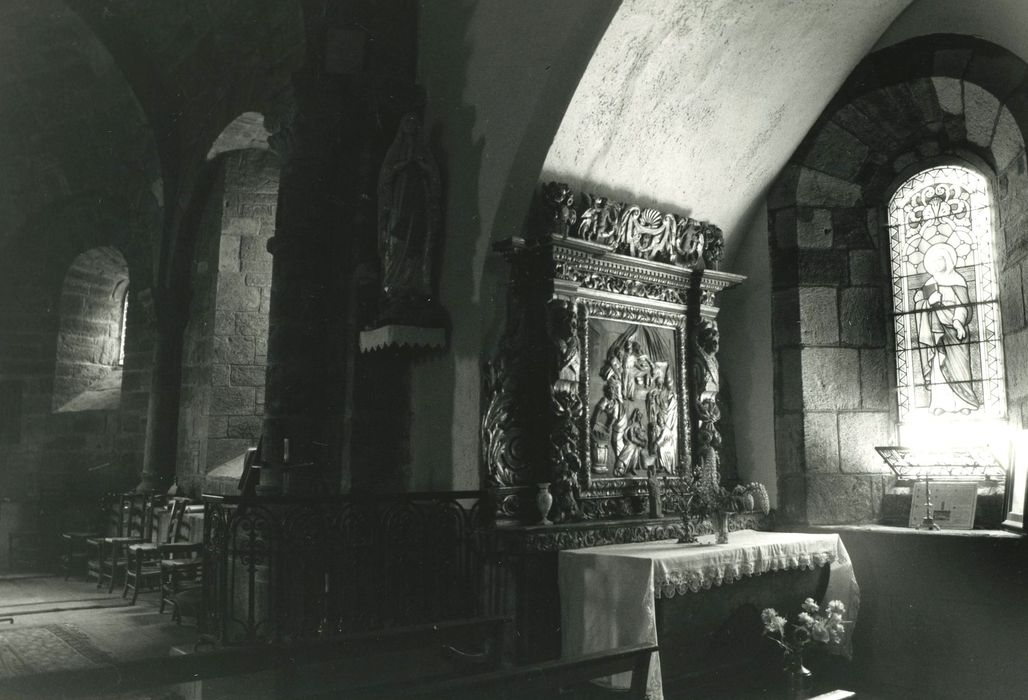 retable, bas-relief : la Nativité de la Vierge (autel secondaire)
