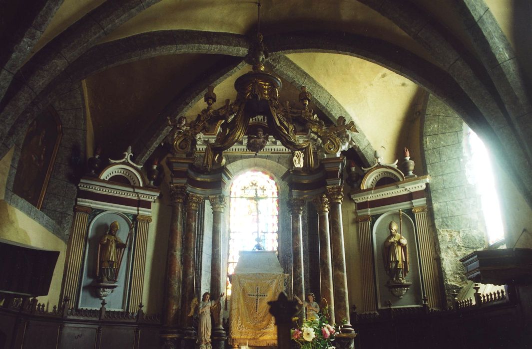 autel (maître-autel) avec sa table d'autel et son tabernacle, son ciborium, ses statues, colonnes et boiseries