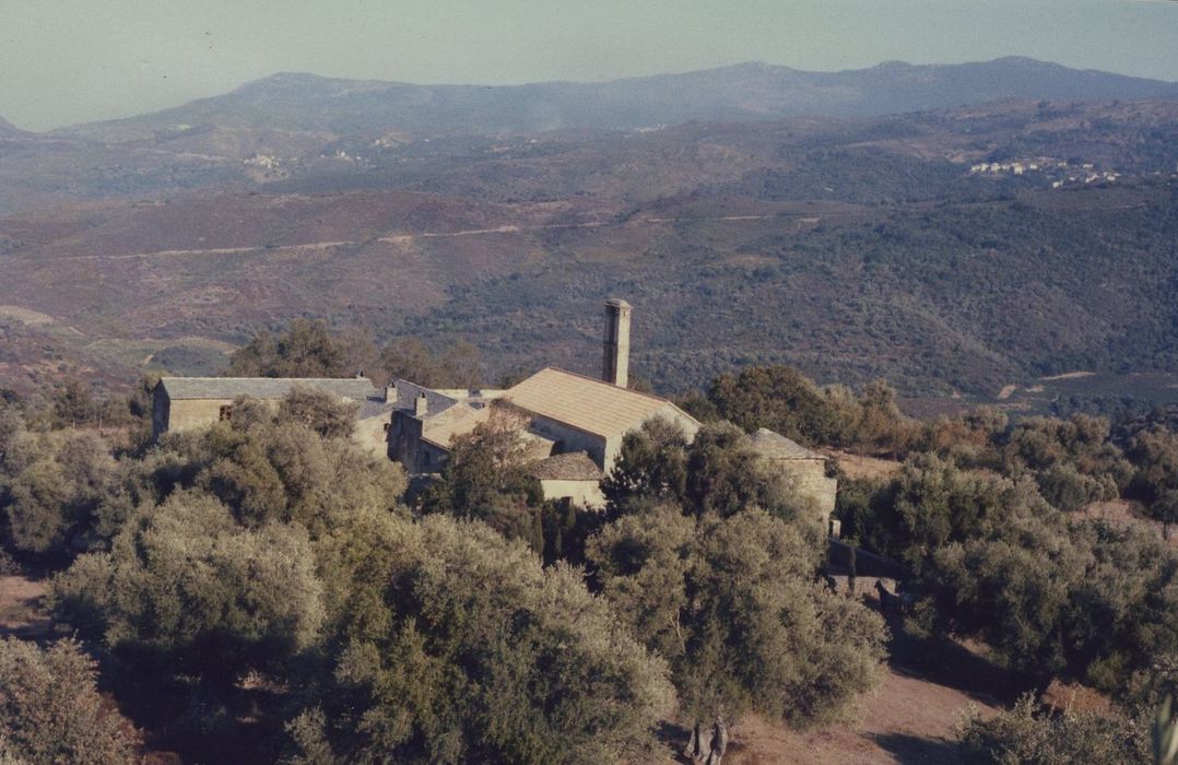 Ancien couvent Saint-Joseph : Vue générale du couvent dans son environnement