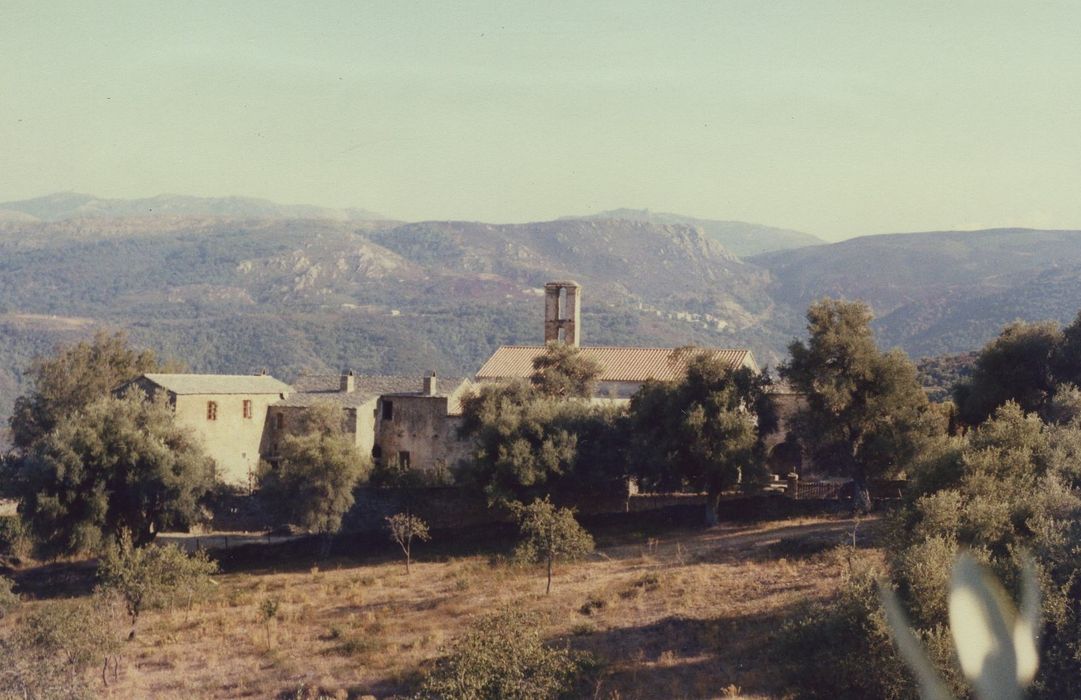 Ancien couvent Saint-Joseph : Vue générale du couvent dans son environnement