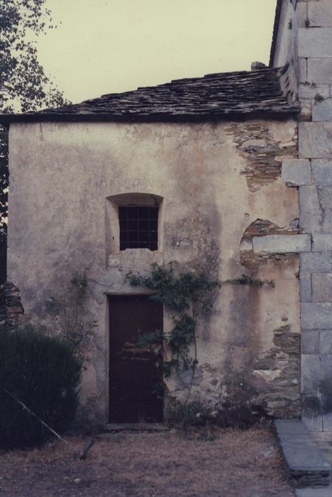 Ancien couvent Saint-Joseph : Bâtiment situé à gauche de la façade occidentale de l’église, vue générale