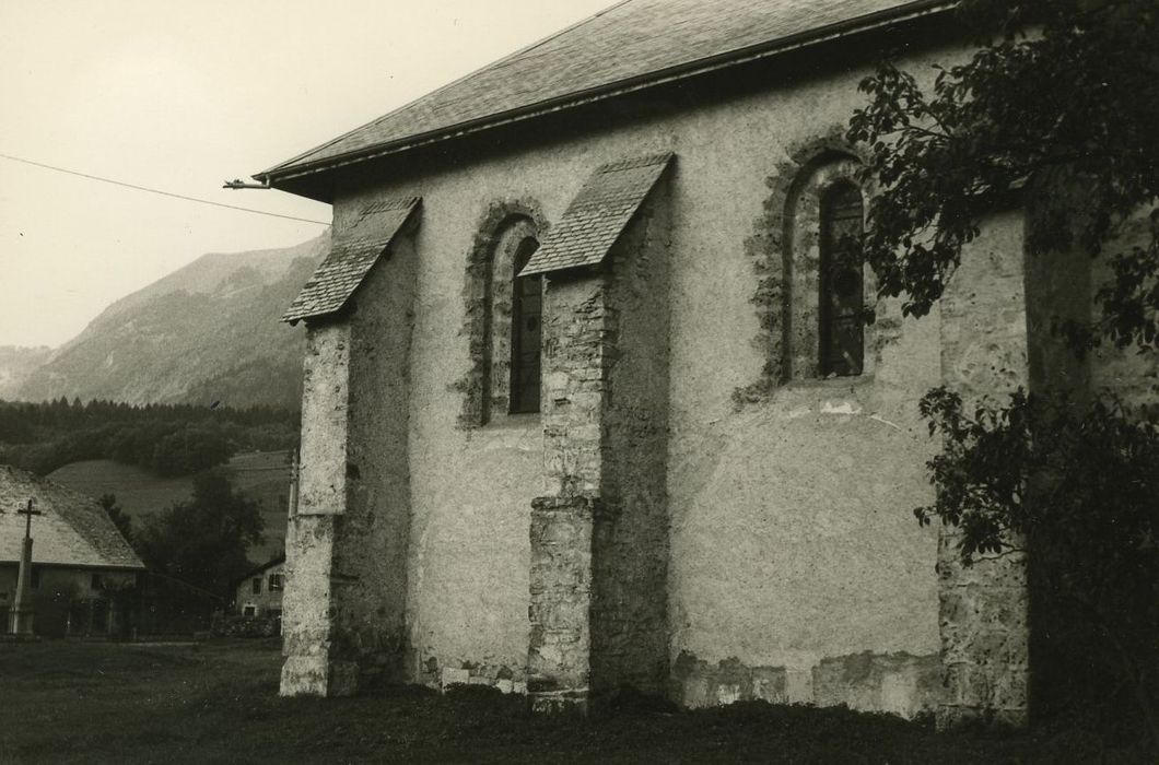 Chapelle de Flérier : Façade latérale sud, vue partielle