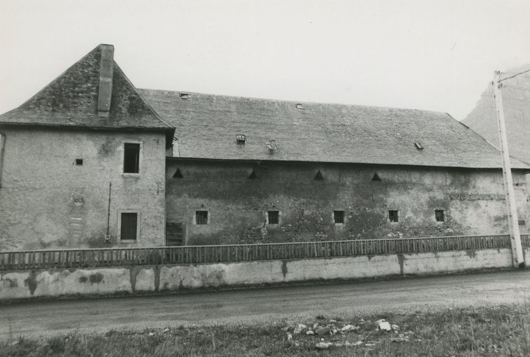 Abbaye de Mélan (ancienne) : Ancienne ferme, façade est, vue générale