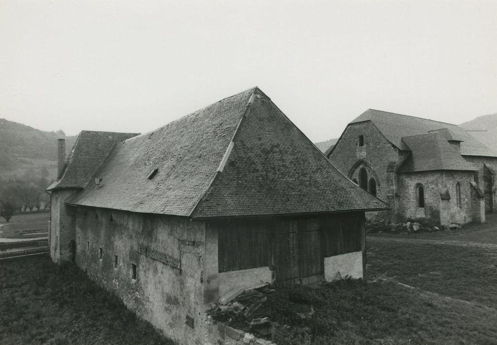 Abbaye de Mélan (ancienne) : Ancienne ferme, façades nord et est, vue générale