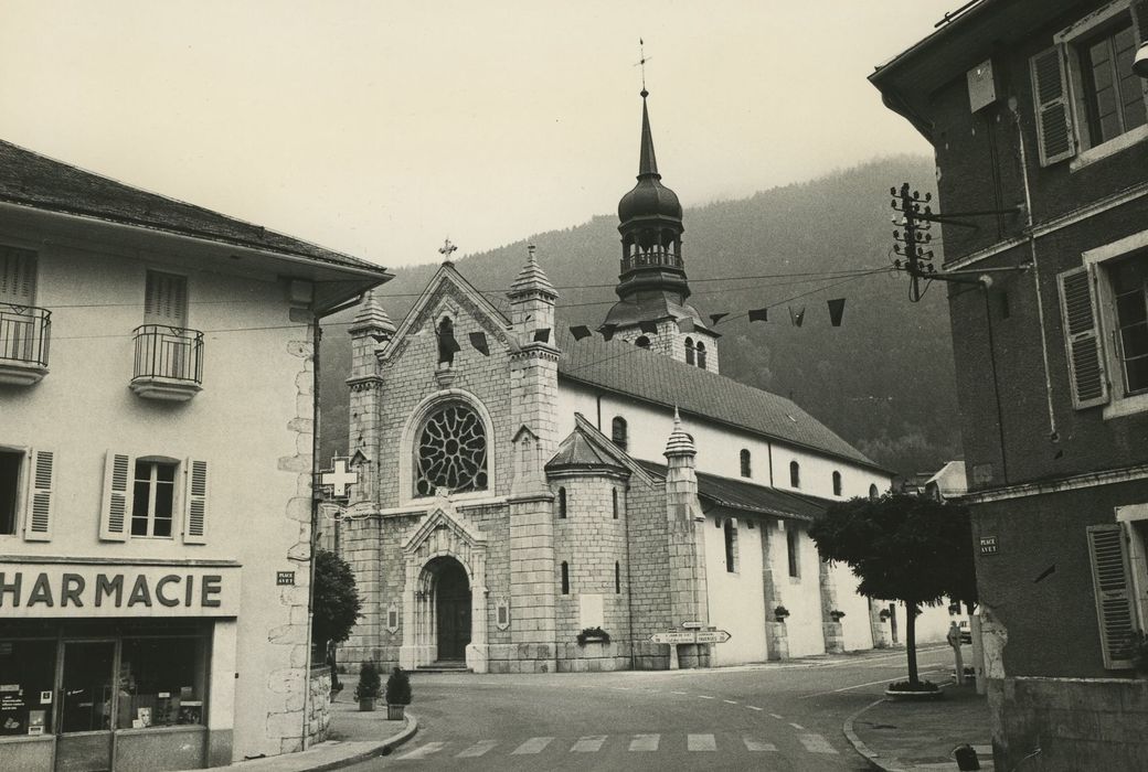 Eglise paroissiale : Ensemble nord-ouest, vue générale