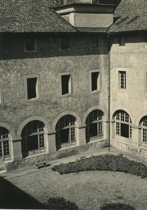 Couvent de la Visitation (ancien) : Cloître, vue partielle