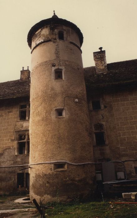 Château de Marclaz : Façade est, tour d’escalier, vue générale