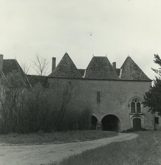 Domaine du château de Morlet : Porterie, élévation ouest, vue générale