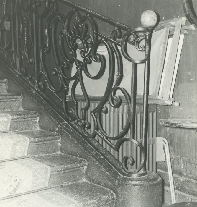 Domaine du château de Morlet : Escalier d’honneur, détail de la rampe