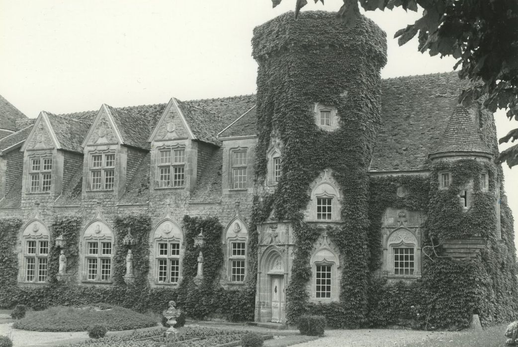 Château de Chaumont : Aile latérale est, façade sud, vue générale