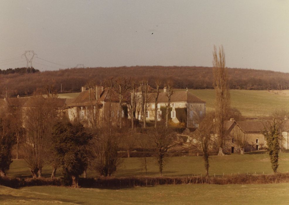 Domaine de Messey : Vue générale du domaine dans son environnement depuis l’Est