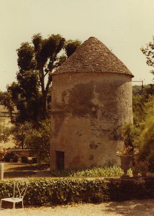 Domaine de Messey : Pigeonnier, vue générale