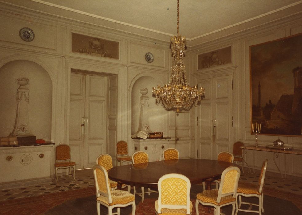 Château de Digoine : Rez-de-chaussée, salle à manger, vue partielle