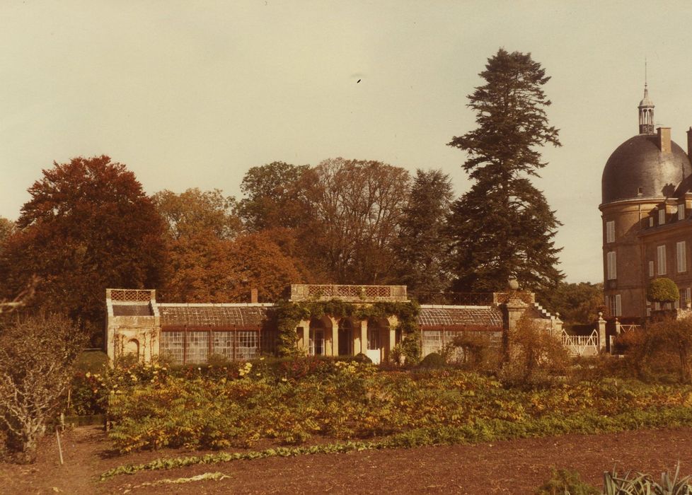 Château de Digoine : Serre, ensemble sud, vue générale