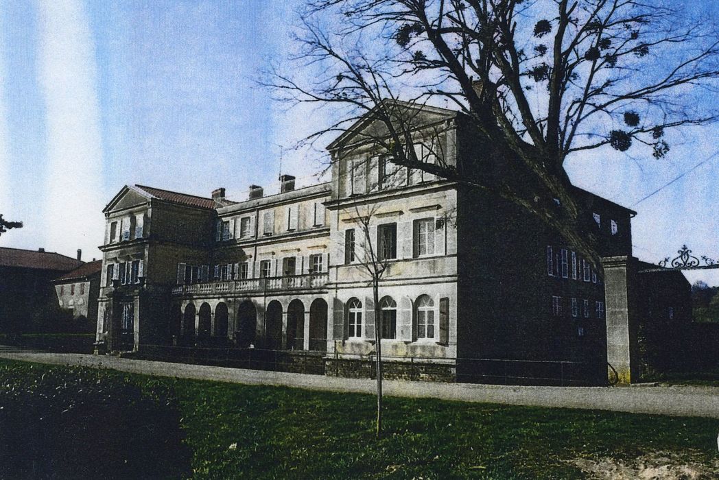 Château de Vaux-sous-Targes : Façade sud, vue générale