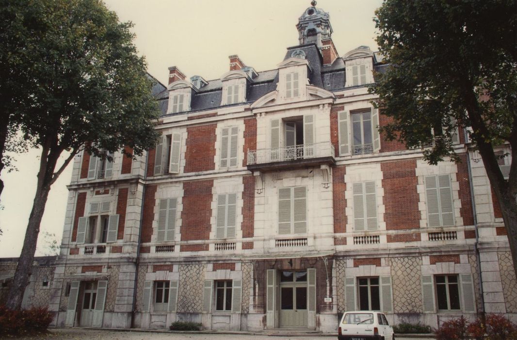 Château du Meix-Saint-Michel : Façade nord-ouest, vue générale